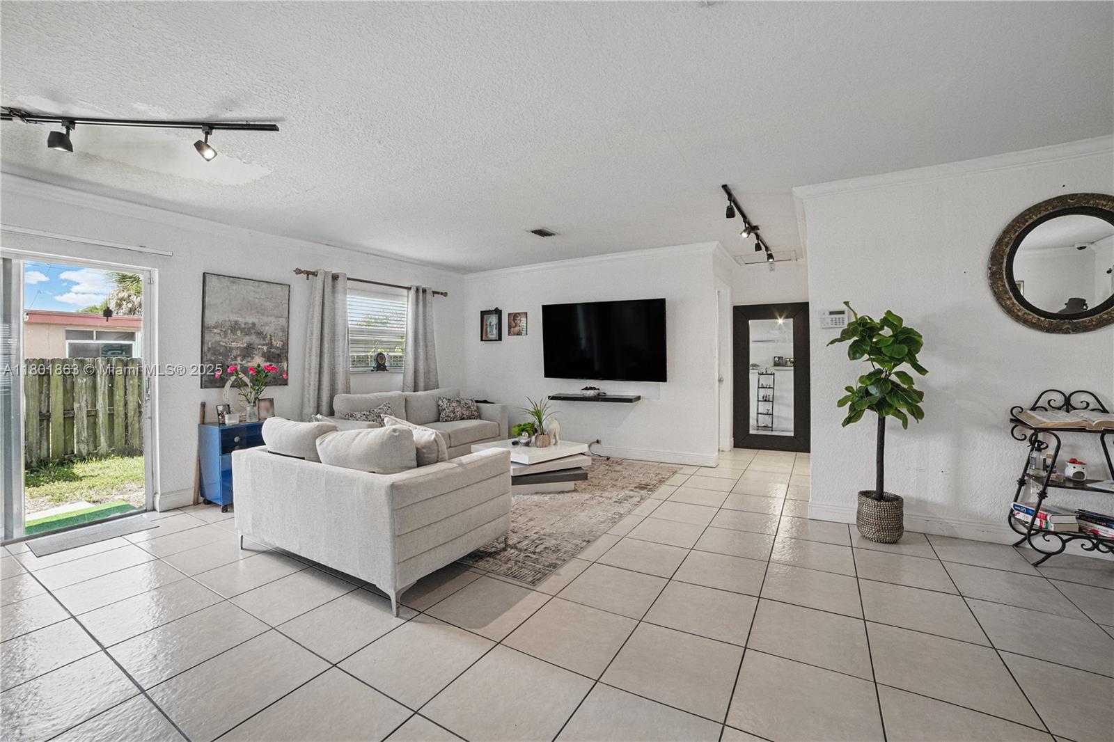 DRIFTWOOD PLAZA ADD - Residential