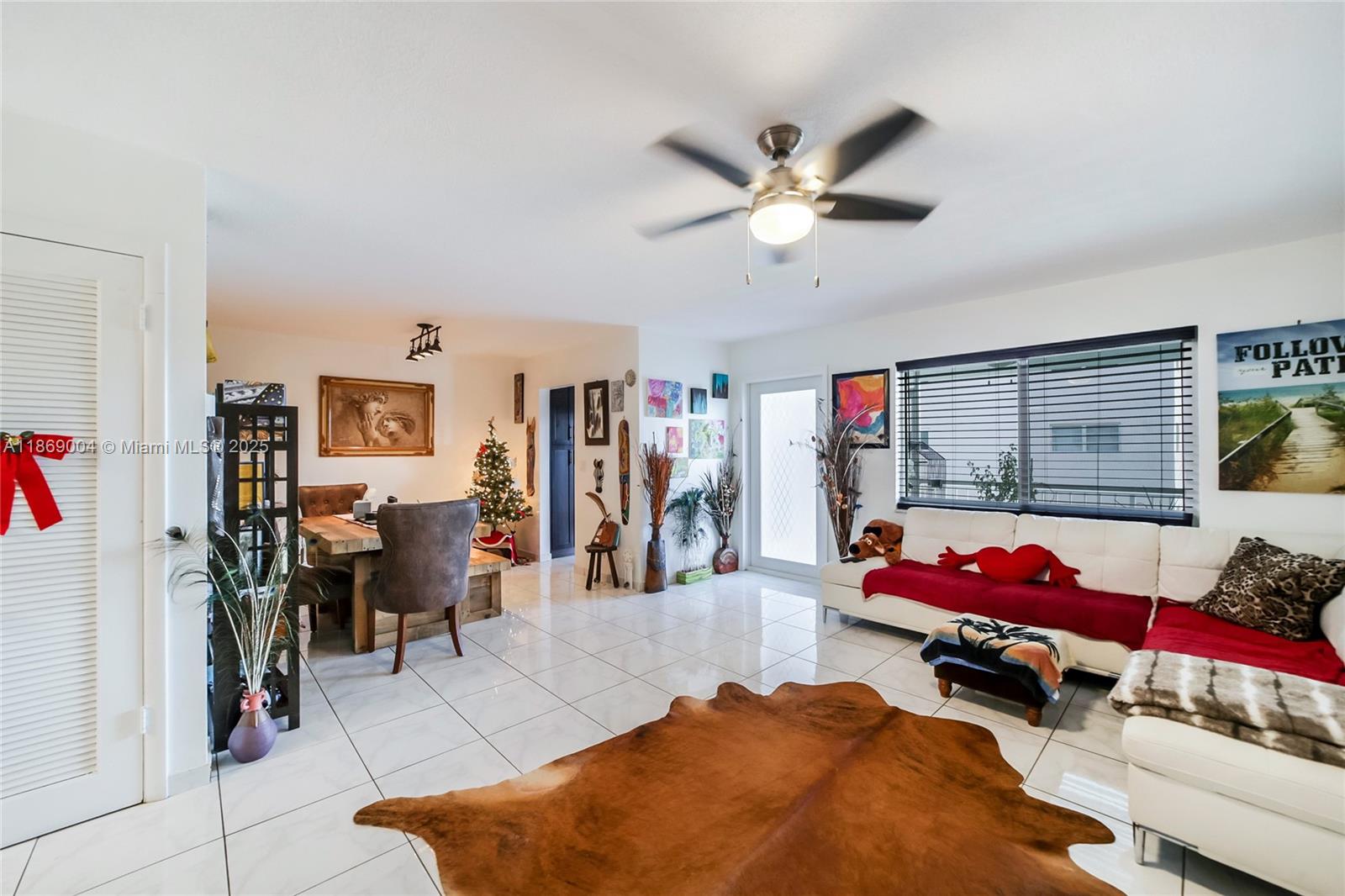 541 Blue Heron Dr 205