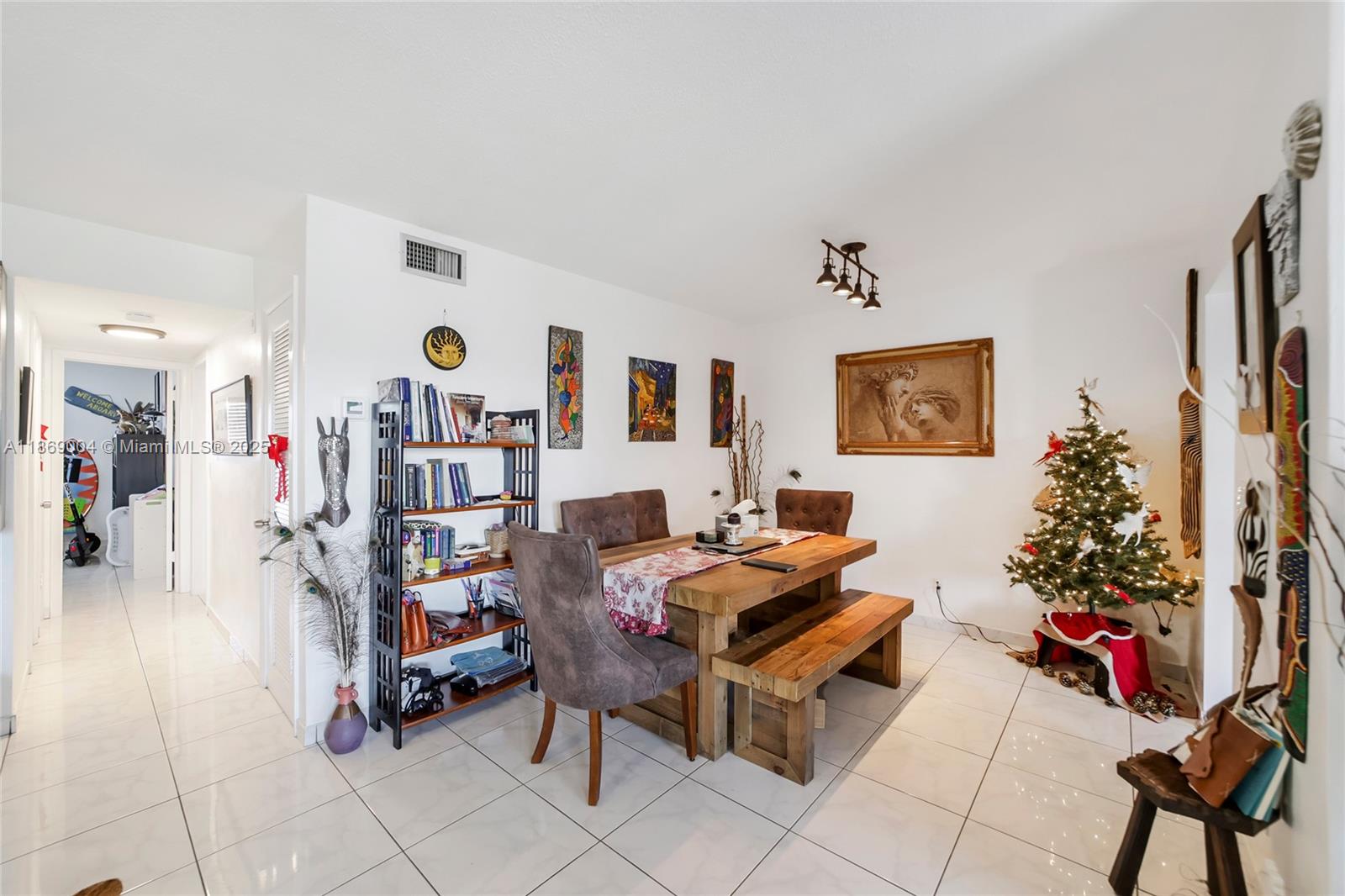 541 Blue Heron Dr 205