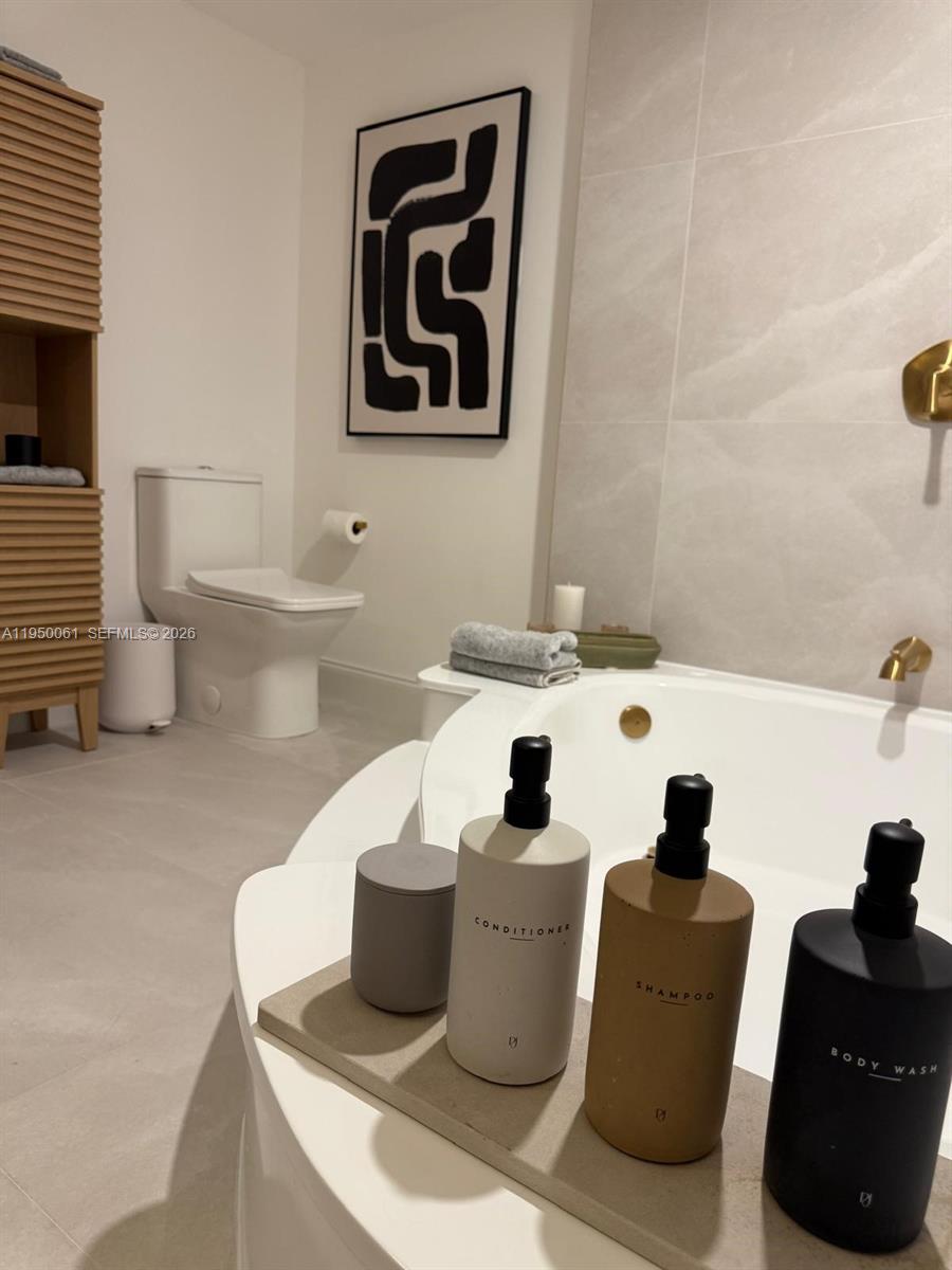 THE TOWERS OF QUAYSIDE CO - Residential