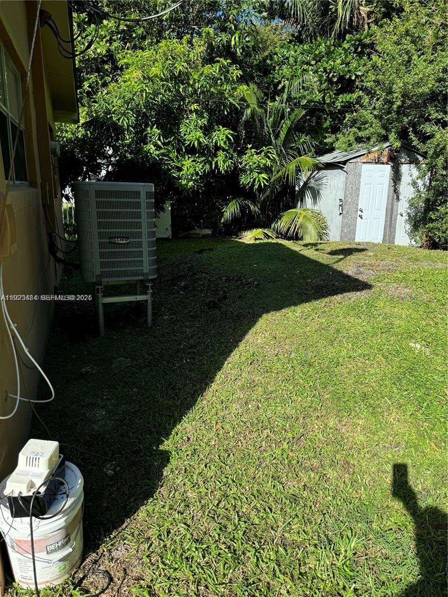 BISCAYNE COURT - Residential Lease