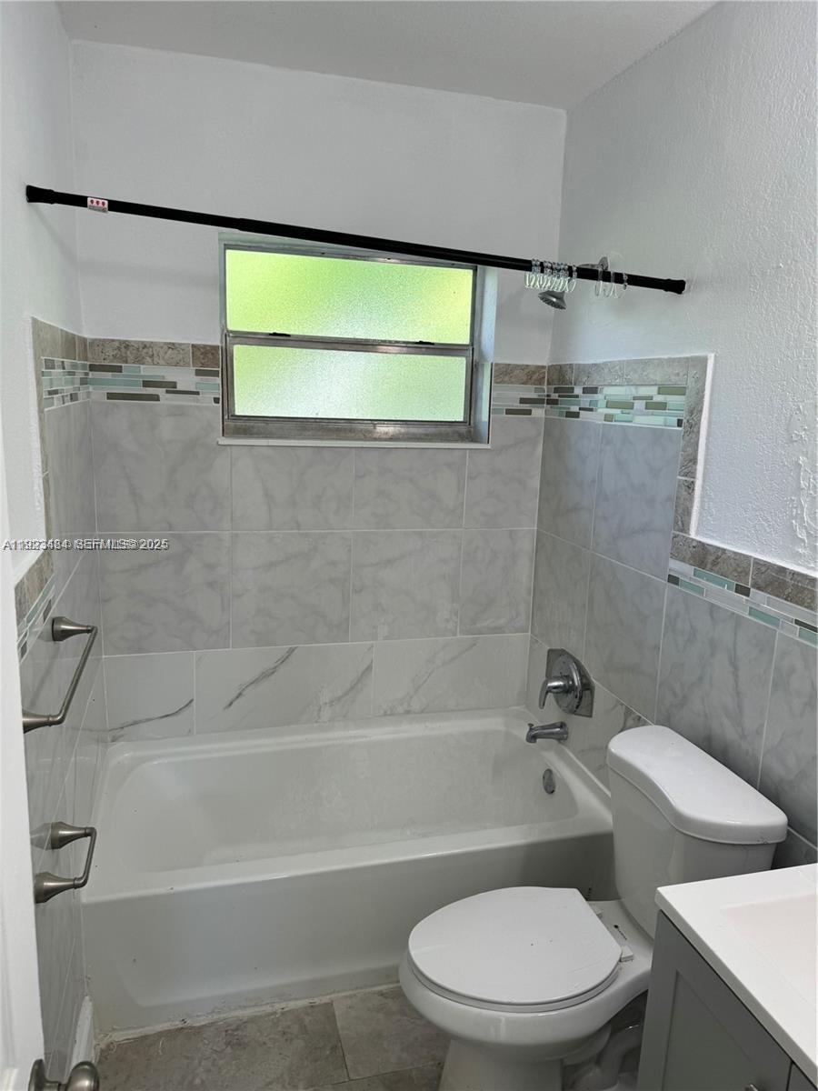 BISCAYNE COURT - Residential Lease