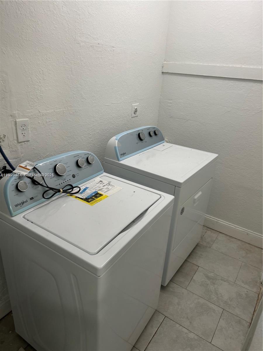 BISCAYNE COURT - Residential Lease