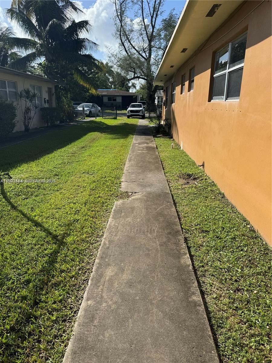 BISCAYNE COURT - Residential Lease