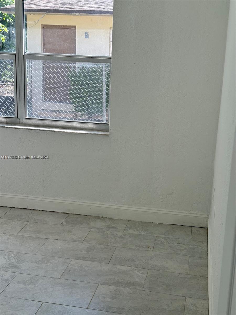 BISCAYNE COURT - Residential Lease