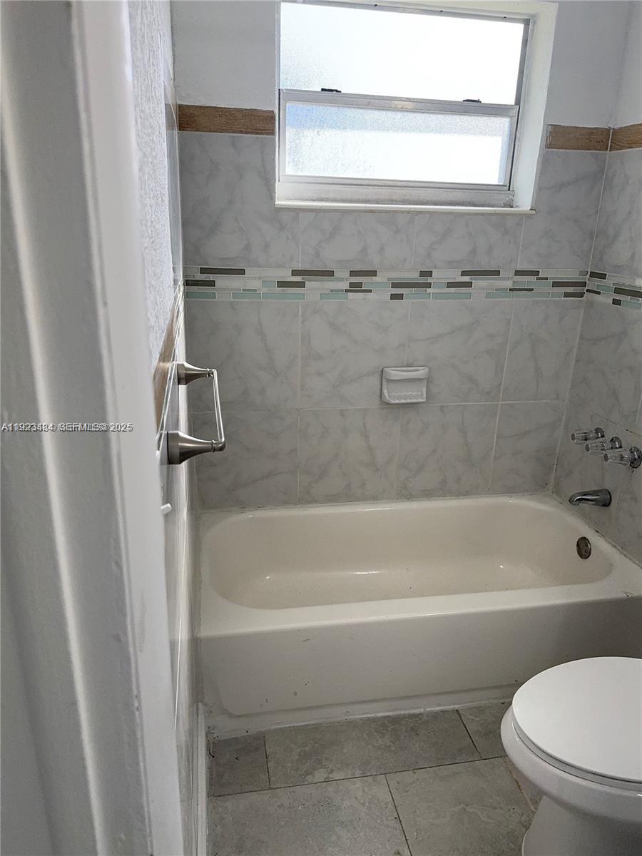 BISCAYNE COURT - Residential Lease