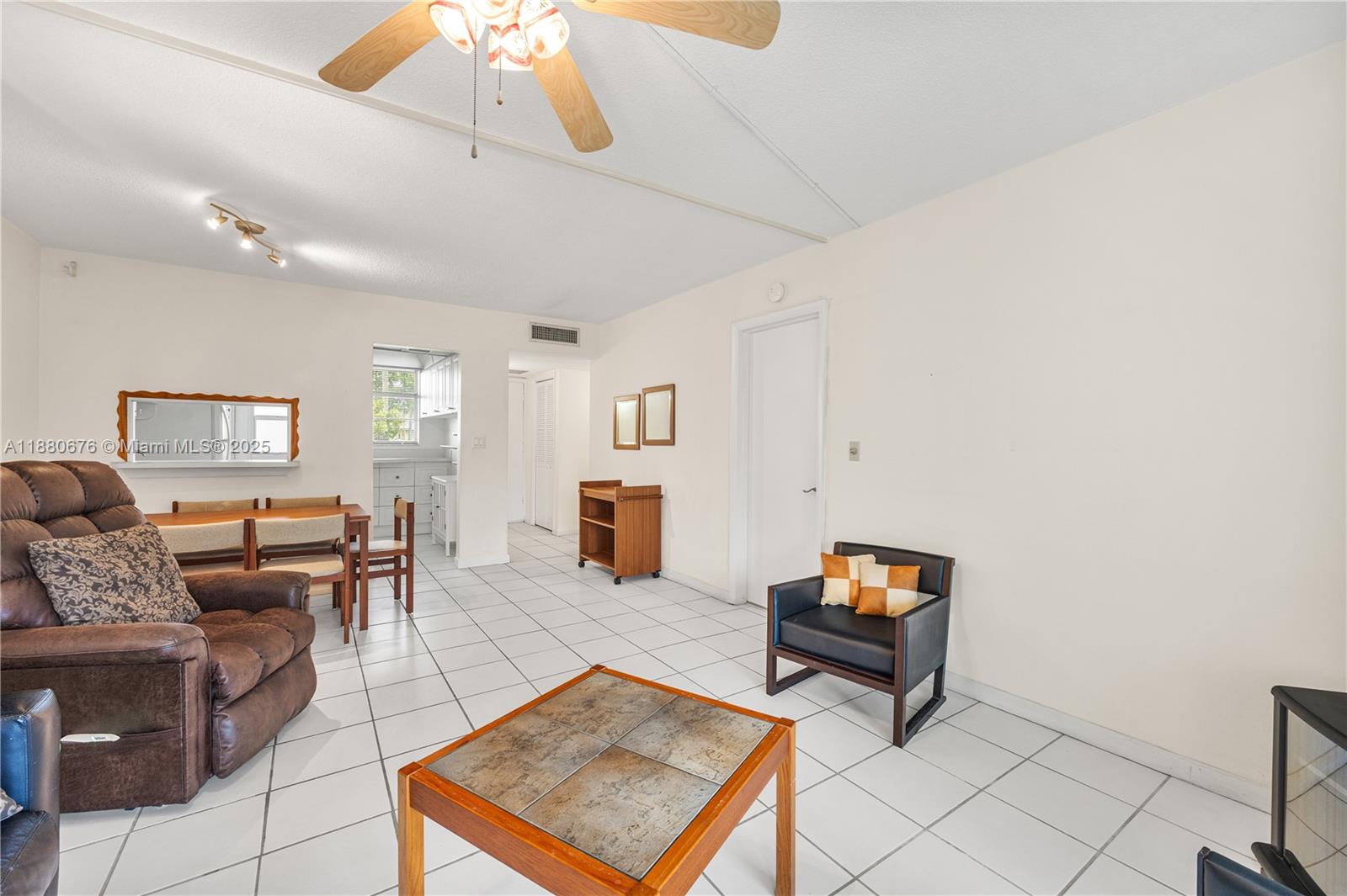 POINT EAST SEC III CONDO - Residential