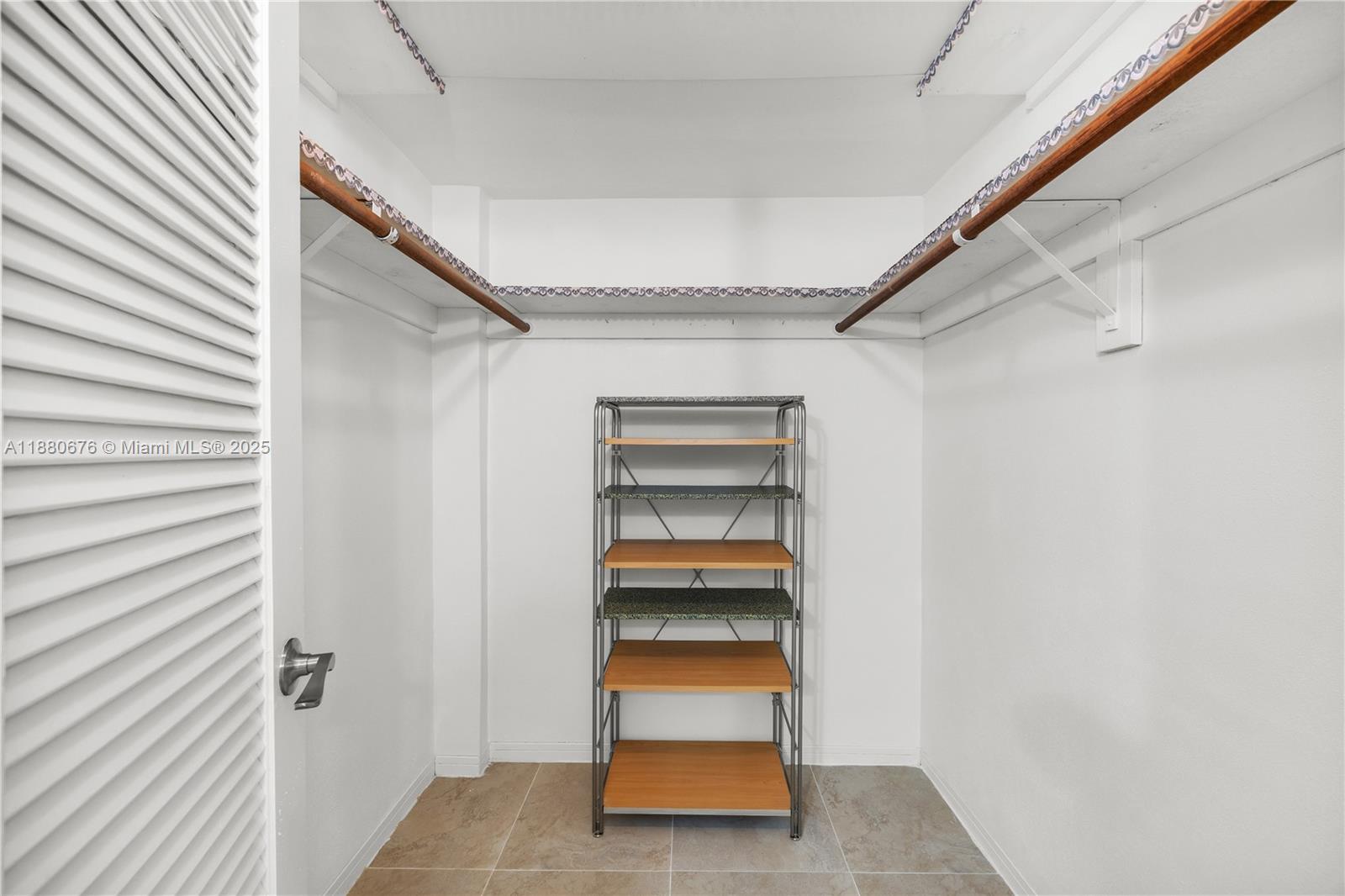 POINT EAST SEC III CONDO - Residential