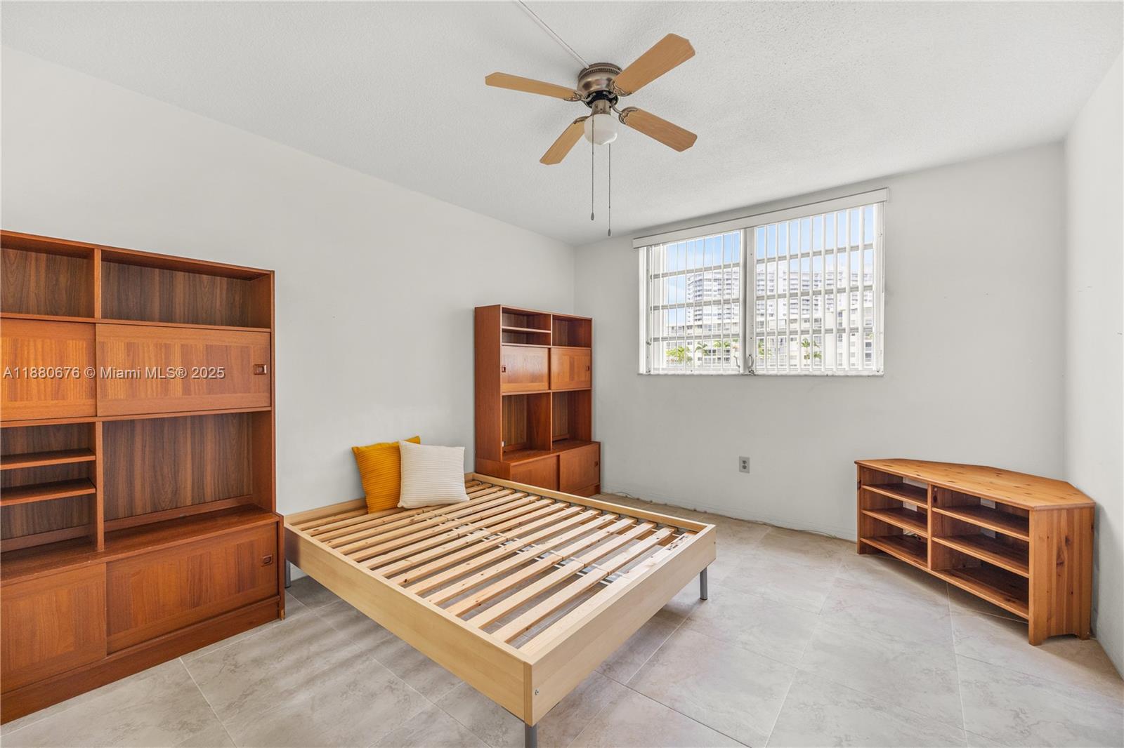 POINT EAST SEC III CONDO - Residential