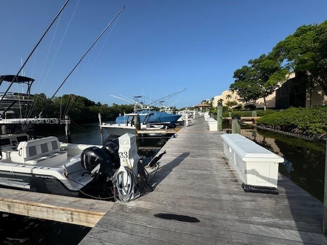 ROYAL HRB YACHT CL MARINA - Land