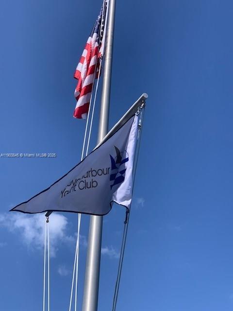 ROYAL HRB YACHT CL MARINA - Land