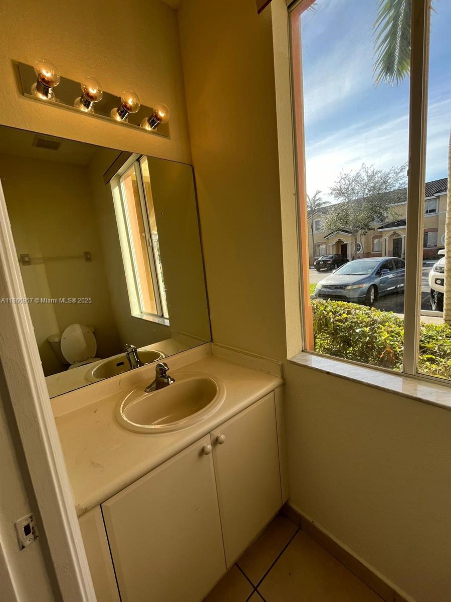 SHOMA TOWNHOMES AT KEYSCO - Residential