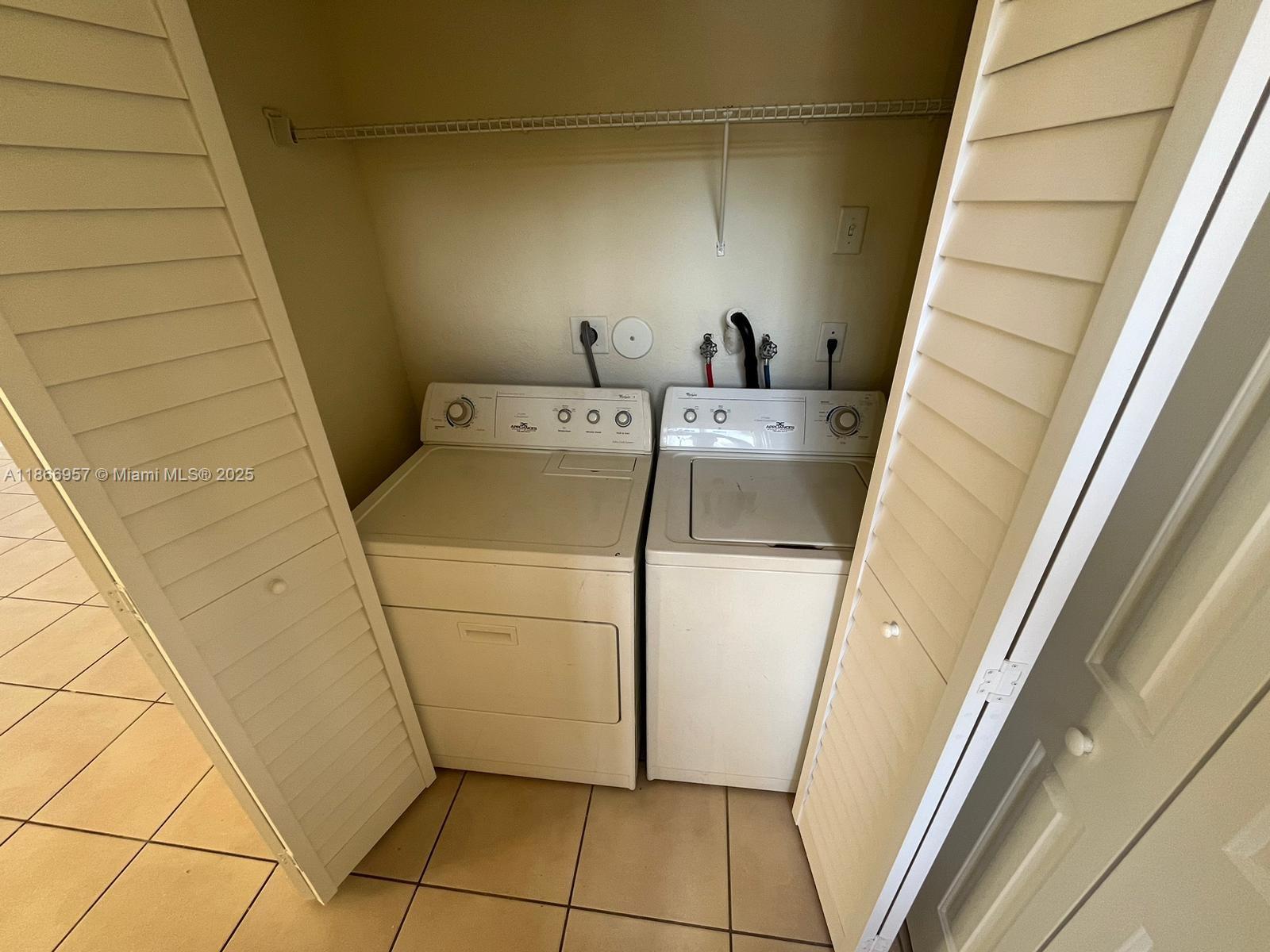 SHOMA TOWNHOMES AT KEYSCO - Residential