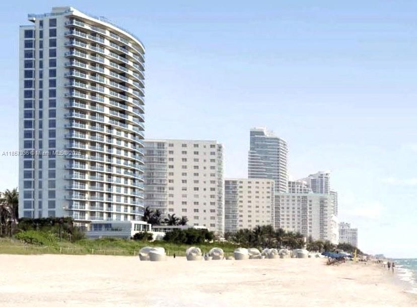 Magnificent 3 bedrooms, 3.5 baths plus den, ocean front condominium, Monogram appliances, large balconies, European style cabinetry. Unit come with 5 parking spots and storage
Amenities include Swimming pool, Fitness room, Club room, theater, spa, beach service.
Easy to show.