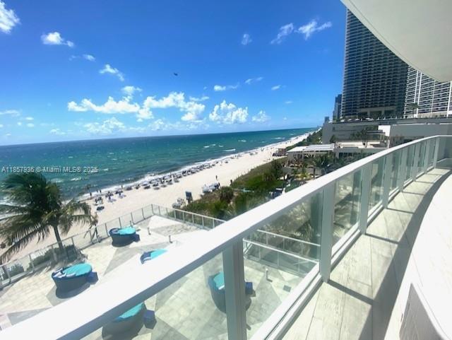 APOGEE BEACH CONDOMINIUM - Residential