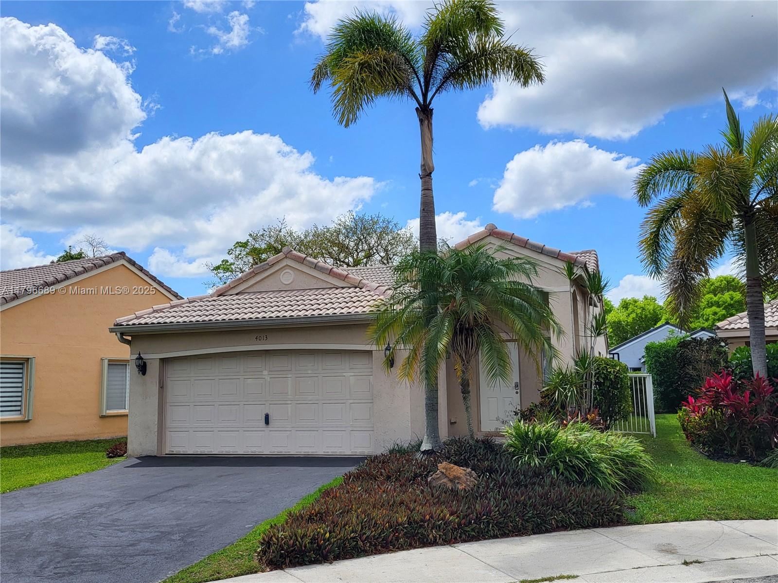 Property for Sale at 4013 Pine Ridge Ln, Weston, Broward County, Florida - Bedrooms: 3 
Bathrooms: 2  - $665,000