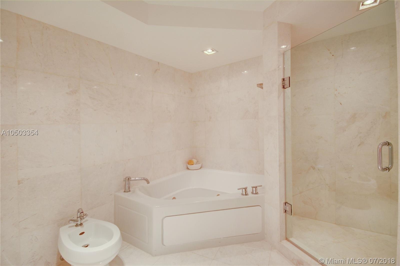 TRUMP ROYALE CONDO - Residential