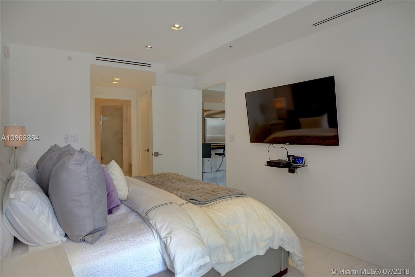 TRUMP ROYALE CONDO - Residential