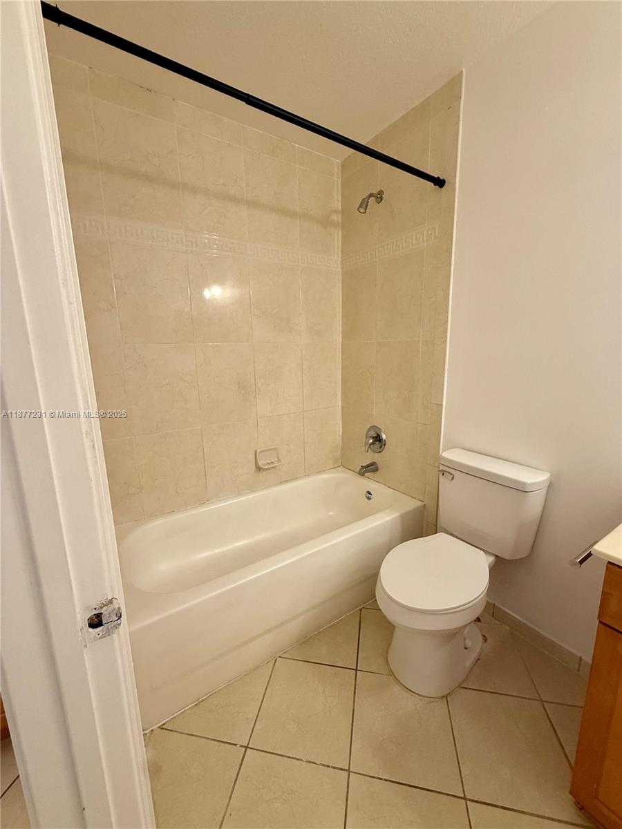 OLYMPIA 2 - Residential Lease