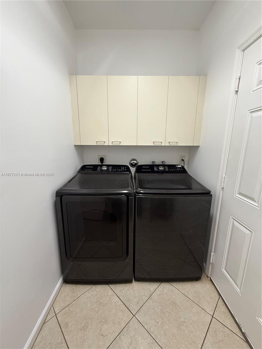 OLYMPIA 2 - Residential Lease