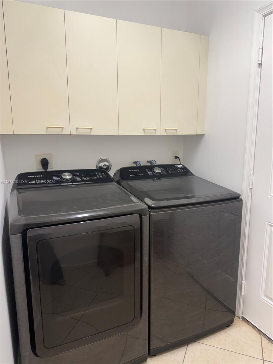 9040 Dupont Pl 9040