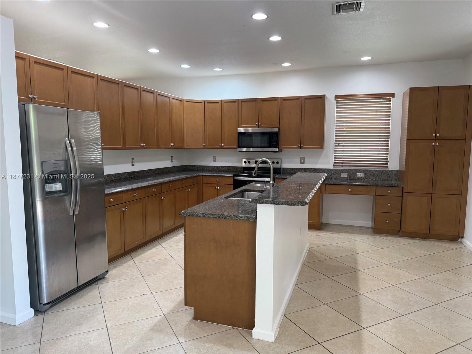 OLYMPIA 2 - Residential Lease