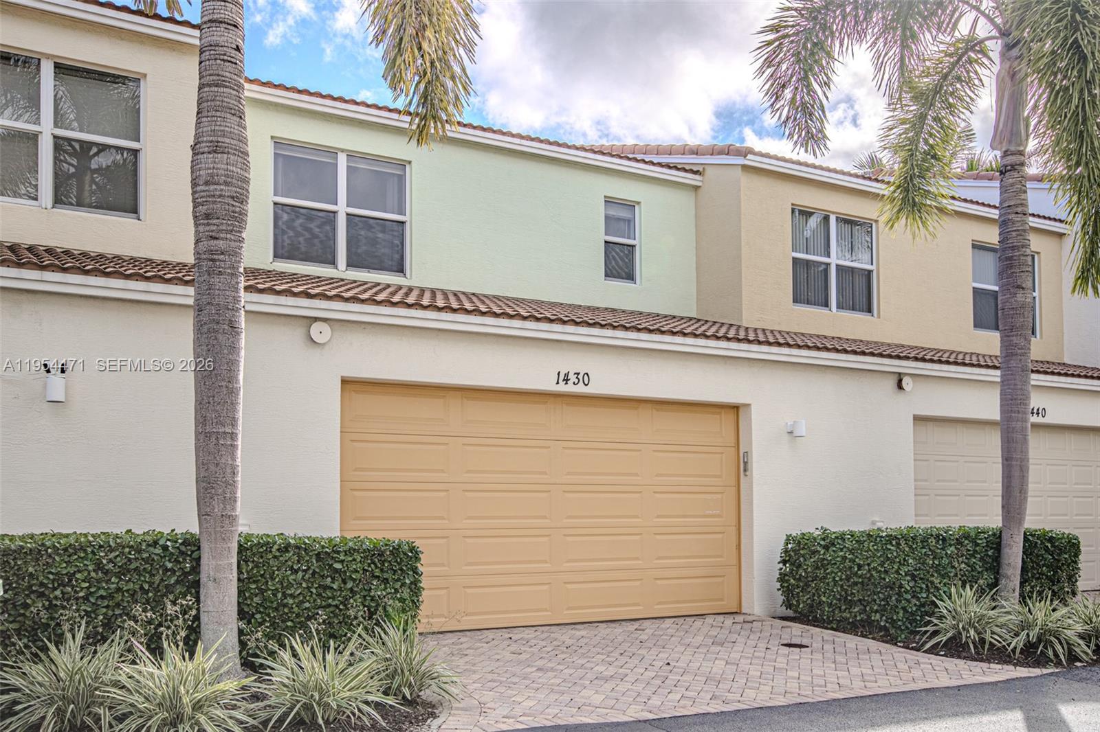 BLUE LAKE TOWNHOMES - Residential