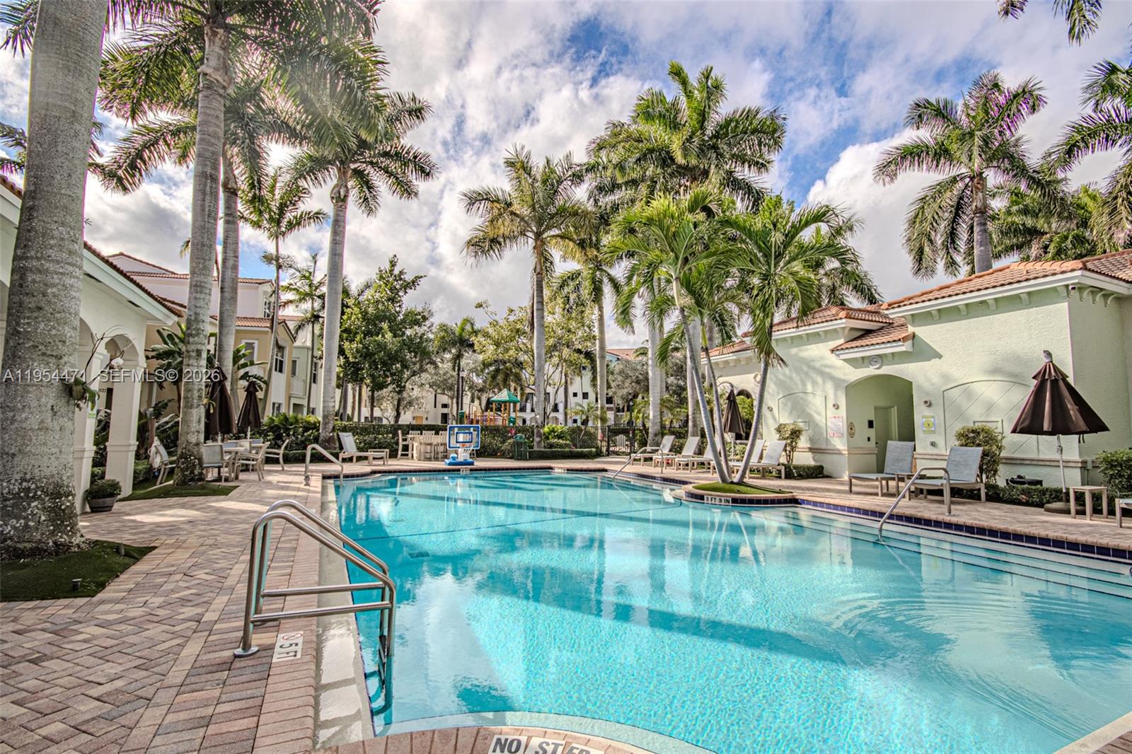 BLUE LAKE TOWNHOMES - Residential