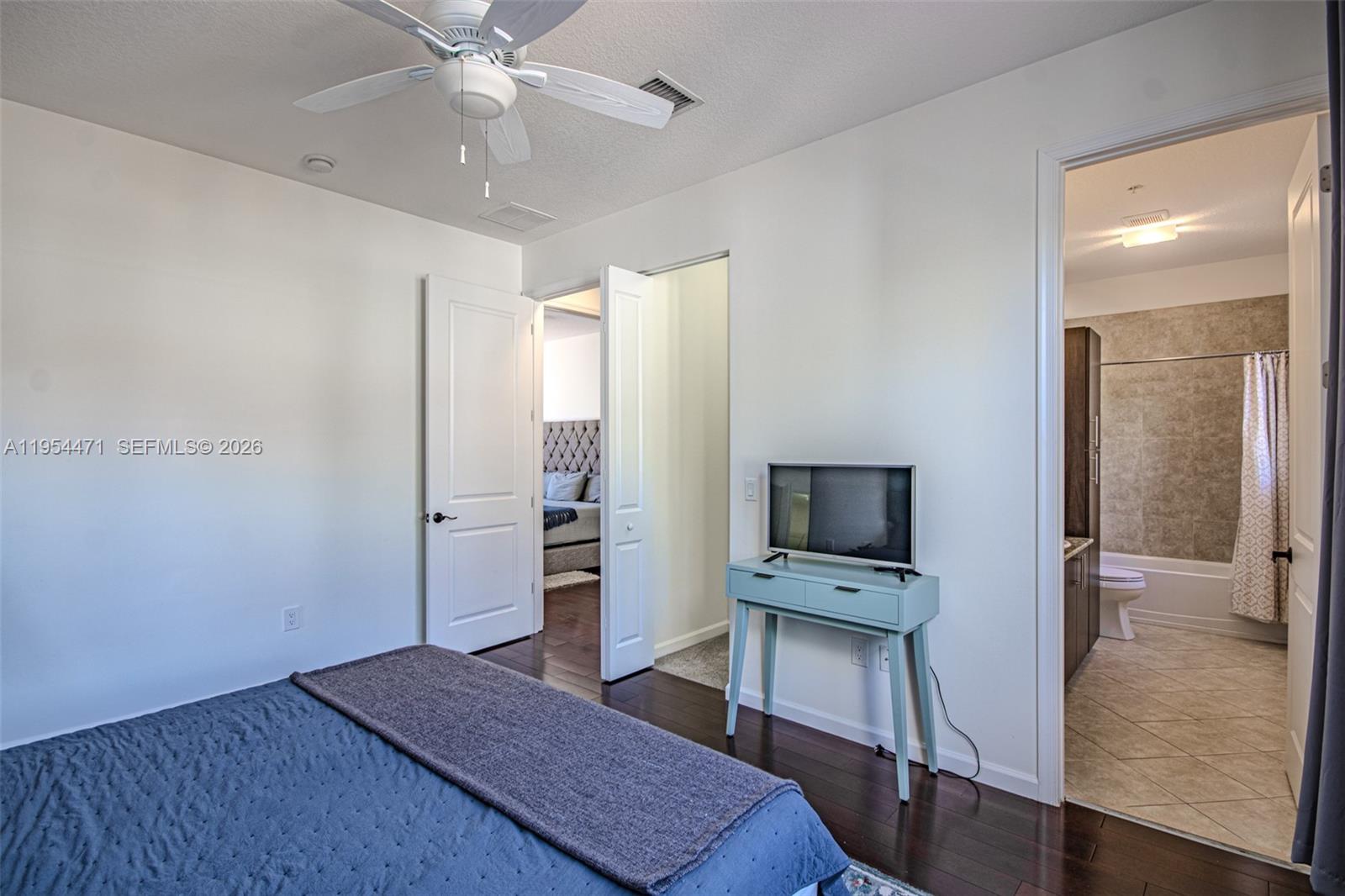 BLUE LAKE TOWNHOMES - Residential