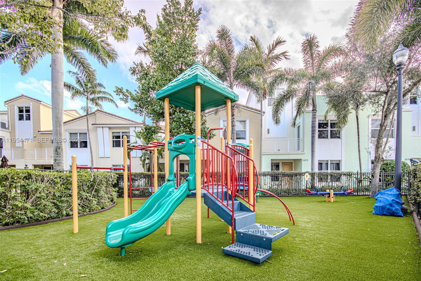 BLUE LAKE TOWNHOMES - Residential