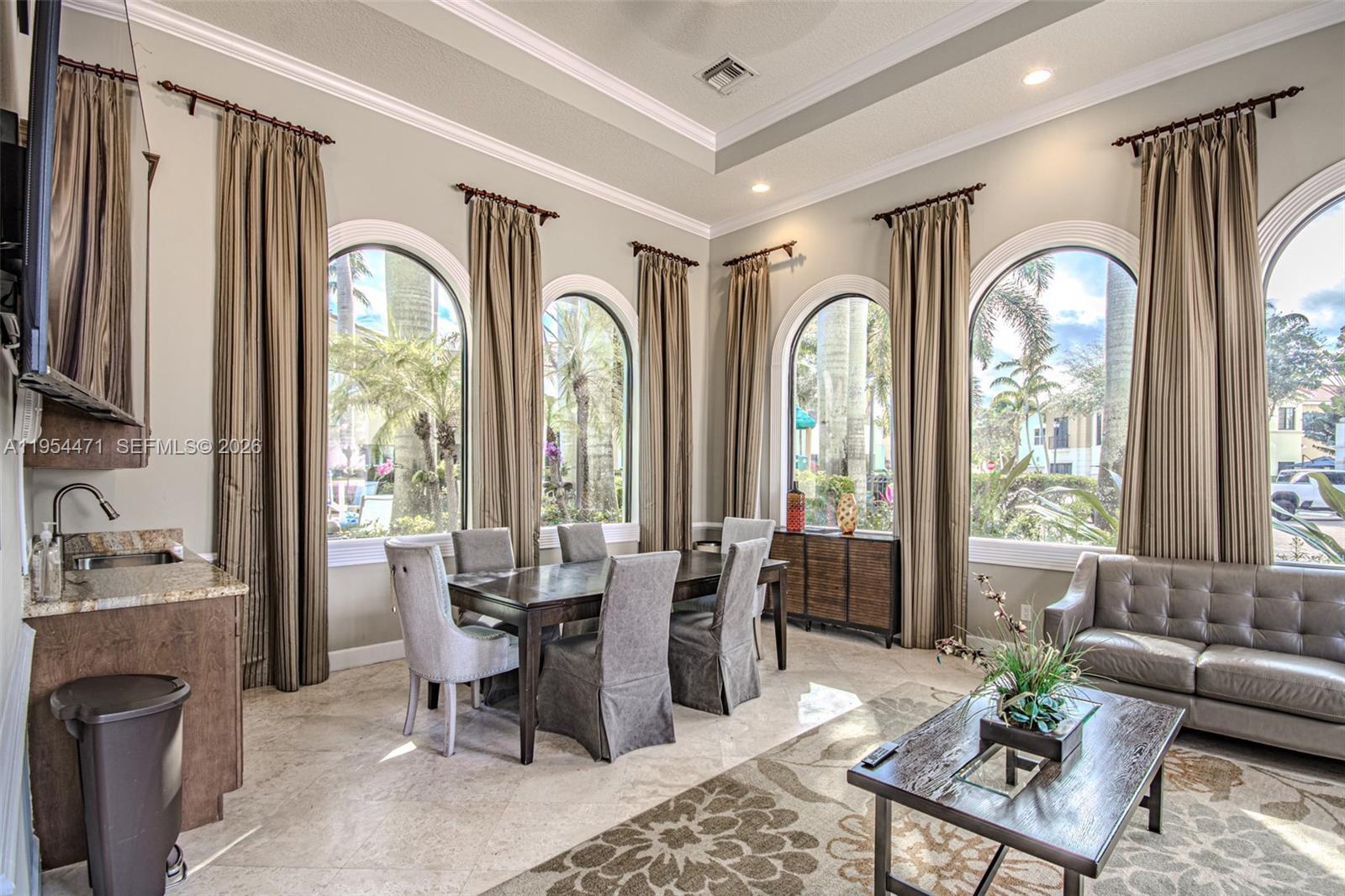 BLUE LAKE TOWNHOMES - Residential