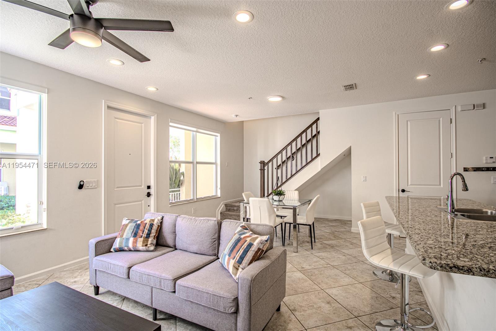 BLUE LAKE TOWNHOMES - Residential