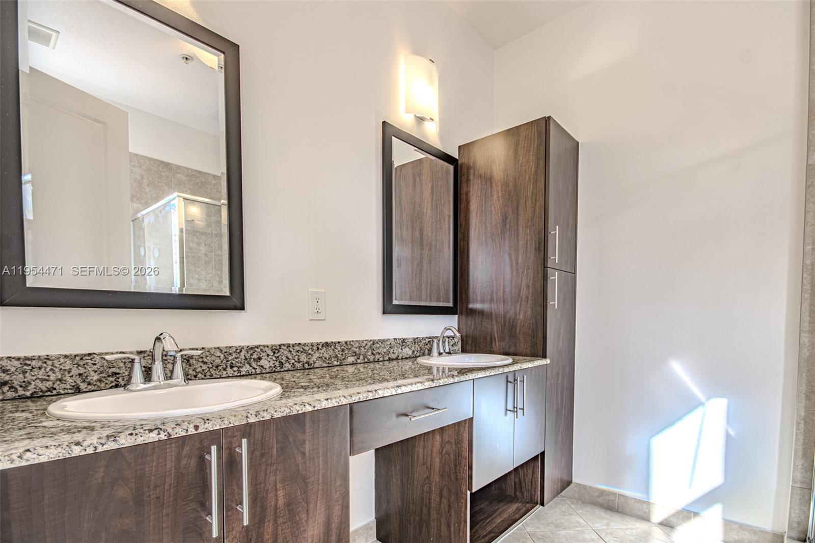 BLUE LAKE TOWNHOMES - Residential