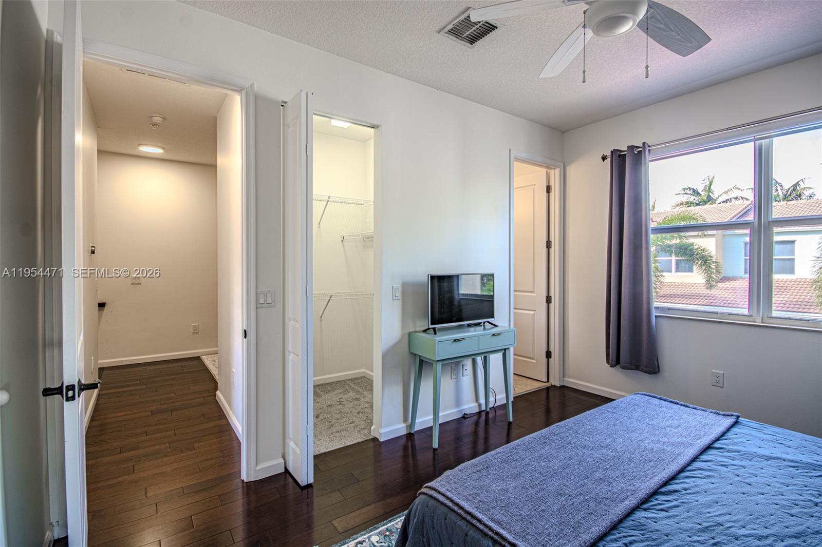 BLUE LAKE TOWNHOMES - Residential