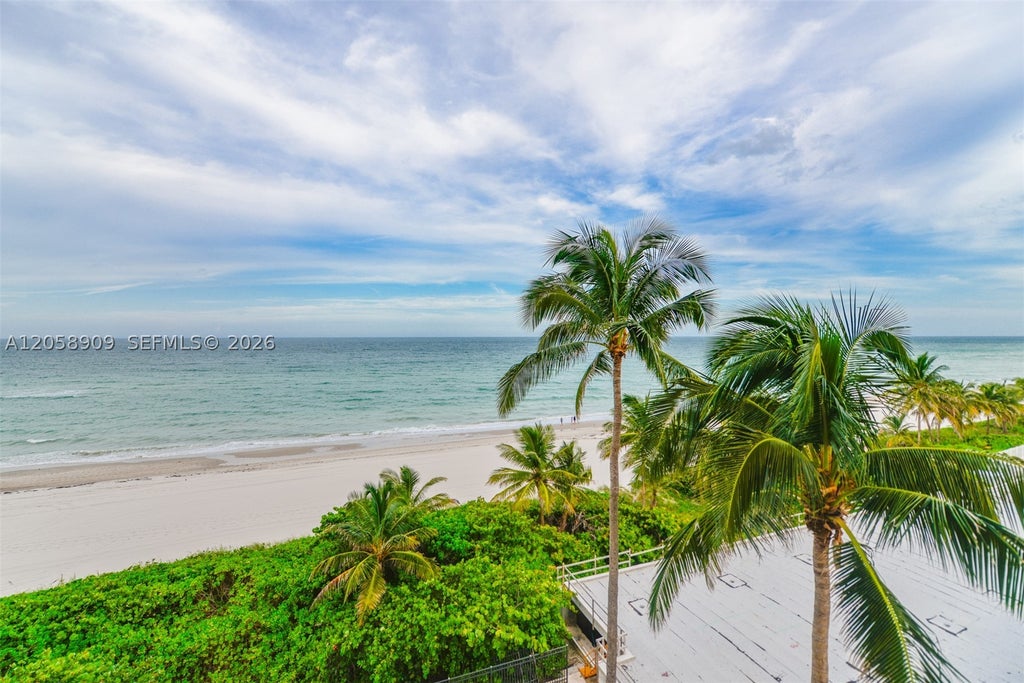 Photo of 1950 S Ocean Dr #5Q, Hallandale Beach, FL 33009 (MLS # A12058909)