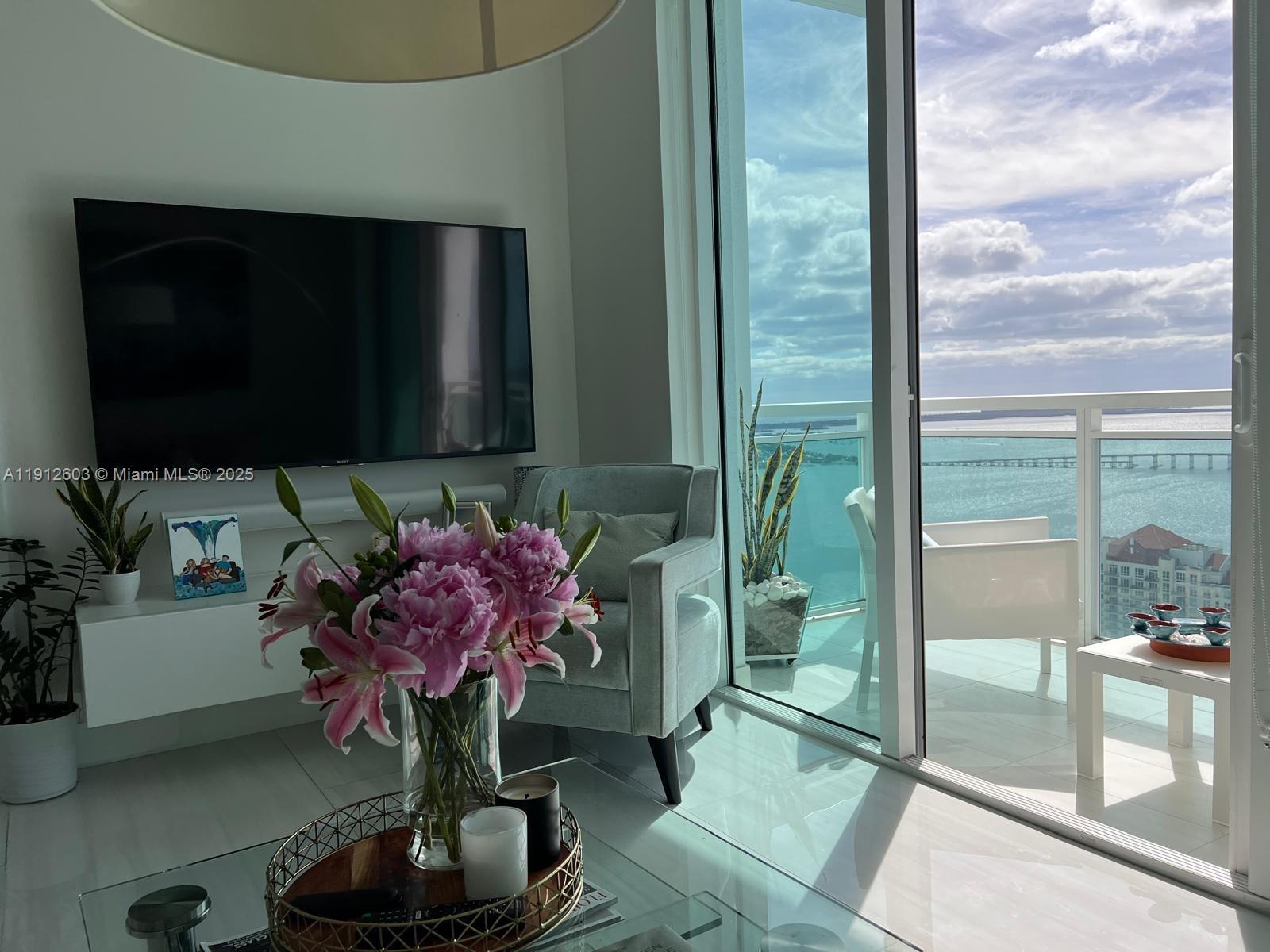 THE PLAZA 851 BRICKELL CO - Residential Lease