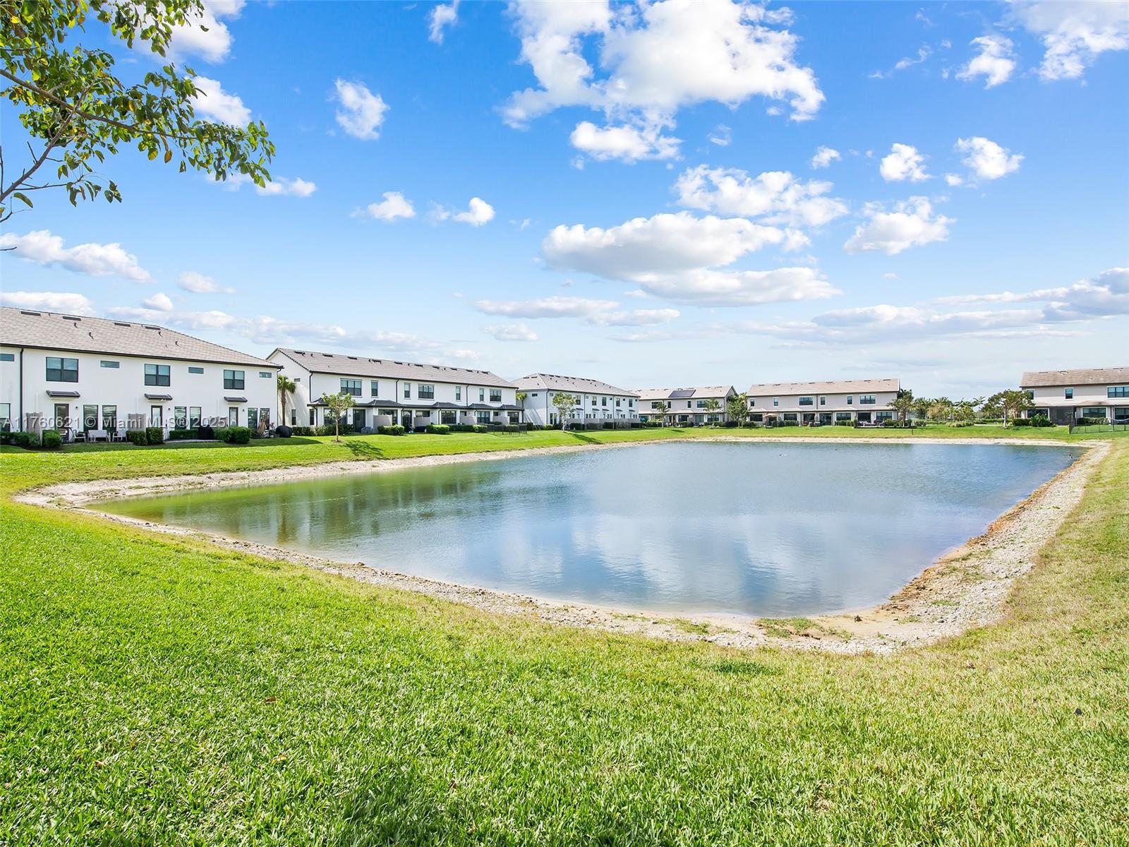 2102 N Appleton Cir N 2102