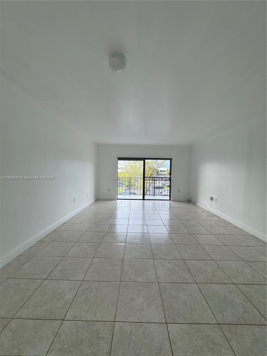 Vacant and Available Now! 1 Bed | 1 Bath Condo at Nob Hill near the Dadeland area. Prime location in Kendall. Amenities include large pool, hot tub, gym, sauna, playground area and party room. Enjoy the convenience of ample closet space, 1 assigned parking space and guest parking. The location of the building is second to none! Close to State Road 874, US1, Palmetto Expressway, and the Florida Turnpike. Walking distance to grocery stores, restaurants, and shops. Near Dadeland Mall, the Main Baptist Hospital, Miami Dade Community College, and more. Just painted and ready for move-in!