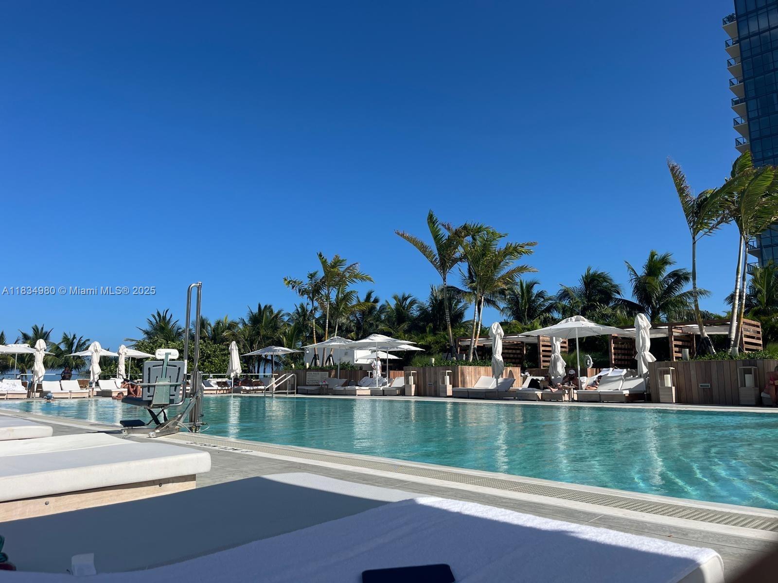 2301 Collins Ave 415