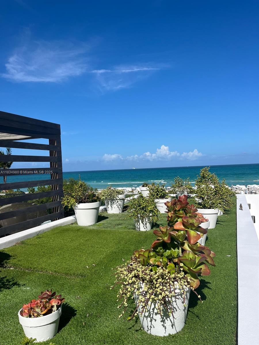 RONEY PALACE CONDO - Residential