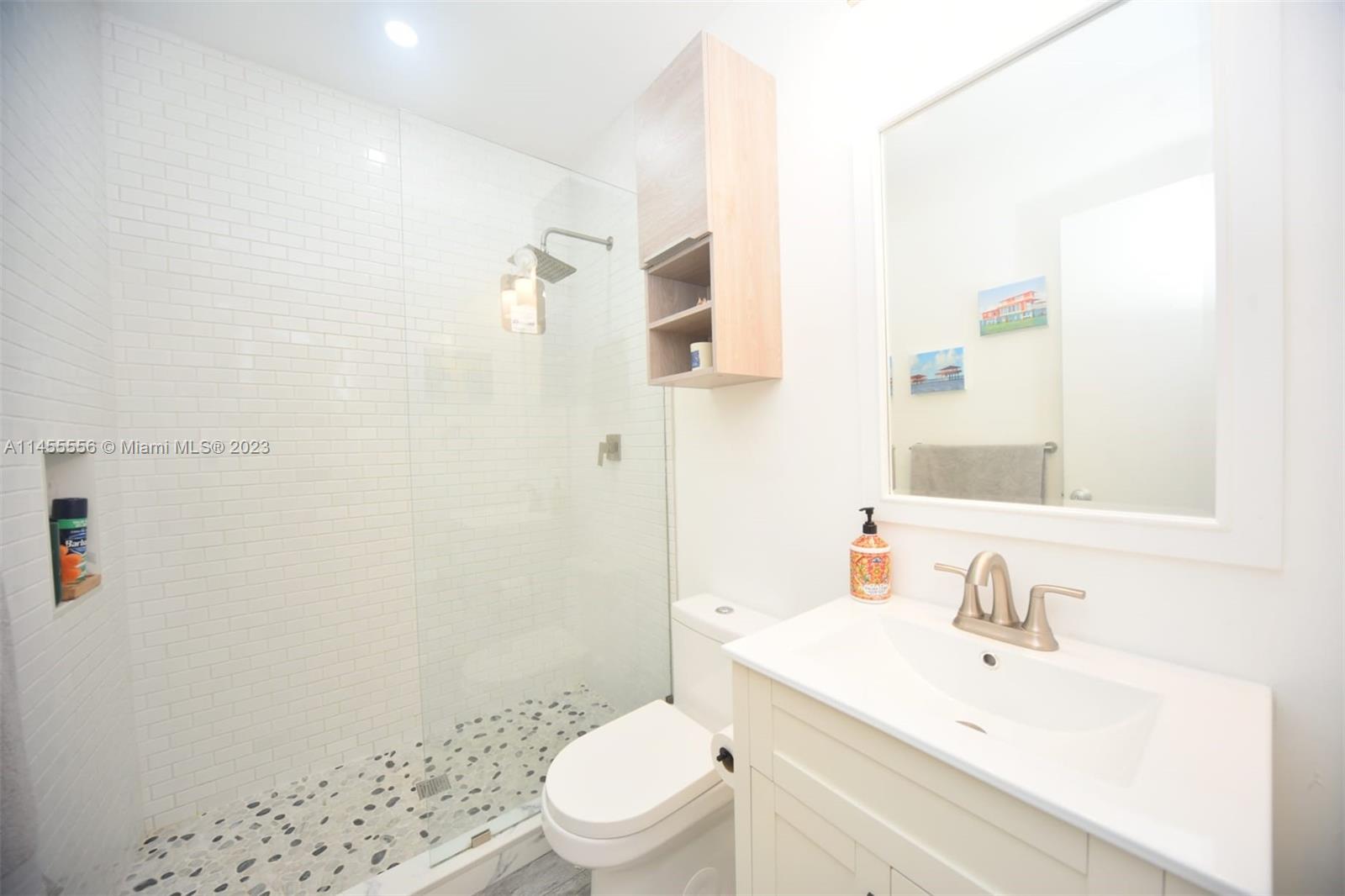 TROPICAL ISLE HOMES SUB 4 - Residential