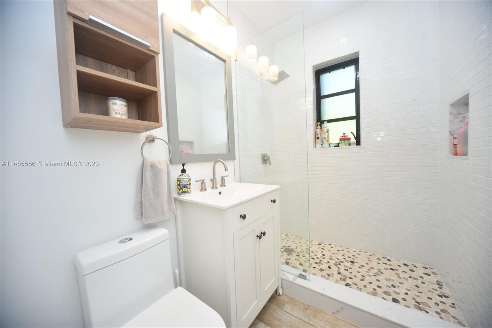 TROPICAL ISLE HOMES SUB 4 - Residential