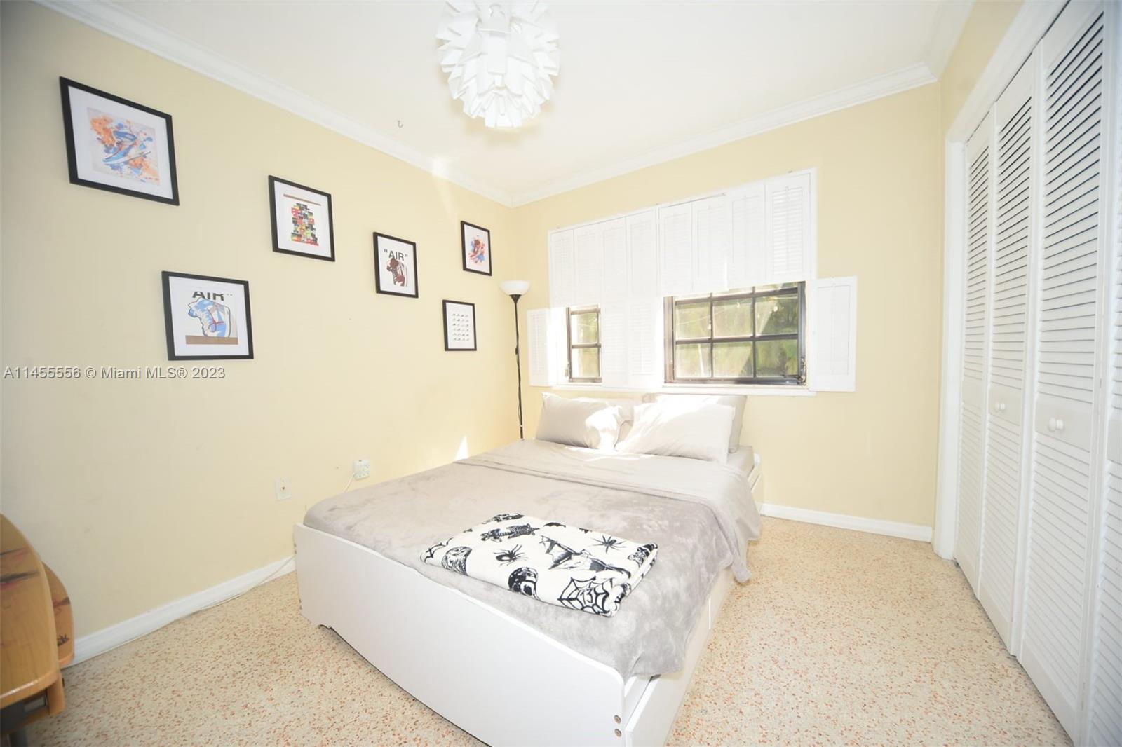 TROPICAL ISLE HOMES SUB 4 - Residential