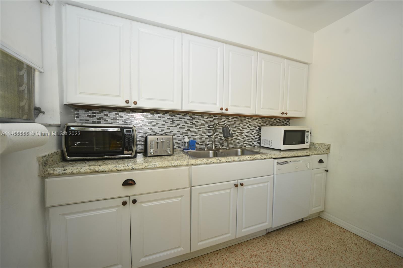 TROPICAL ISLE HOMES SUB 4 - Residential