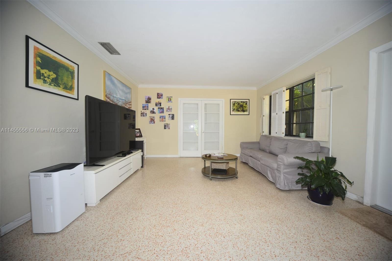 TROPICAL ISLE HOMES SUB 4 - Residential