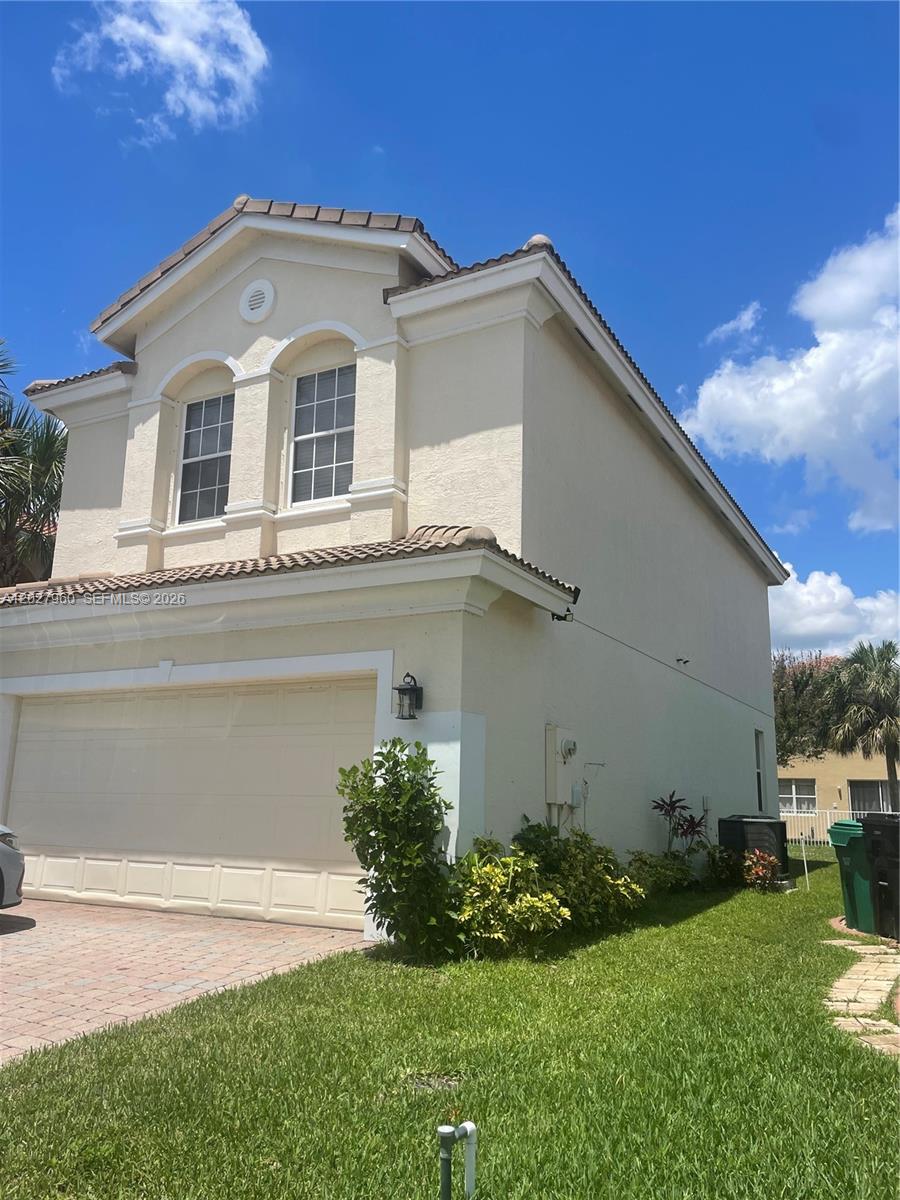 730 NW Leonardo Cir