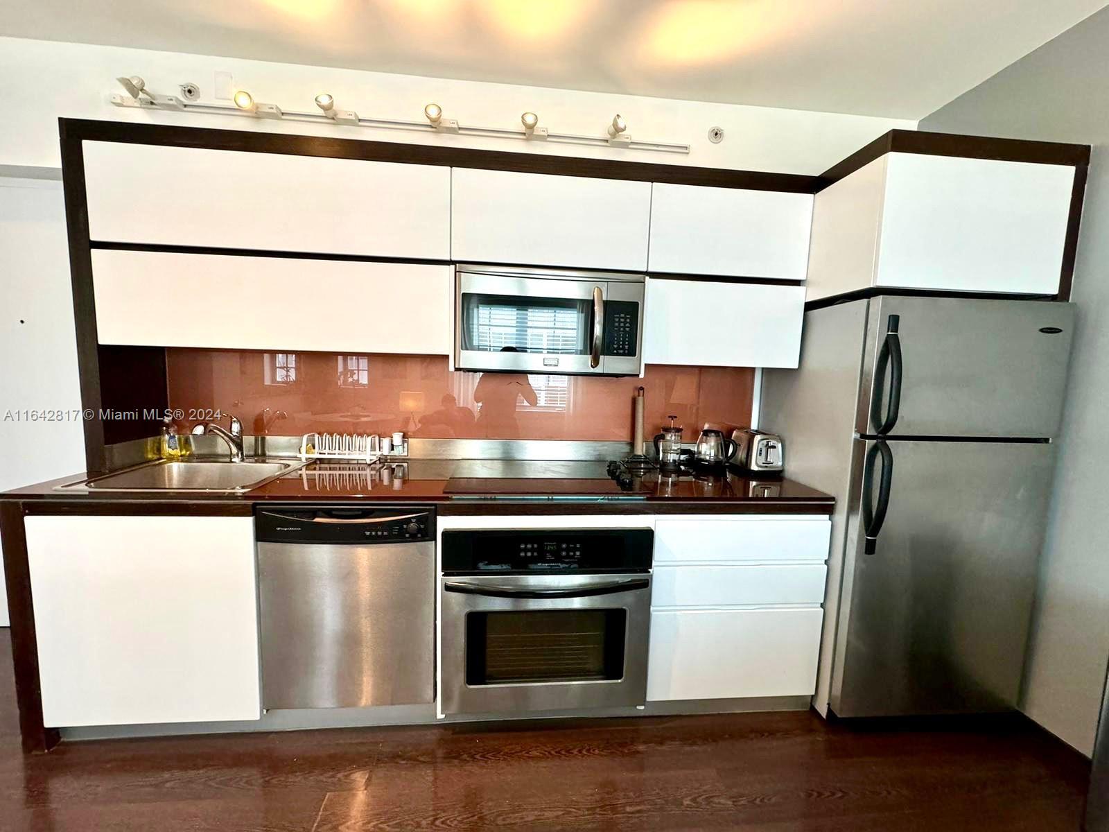 ARTECITY GOVERNOR CONDO - Residential Lease