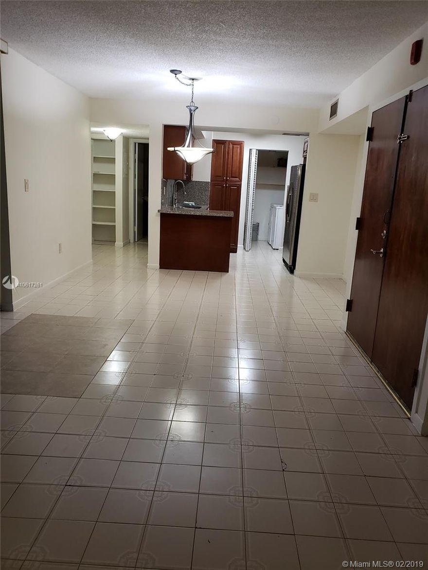 BEAUTIFUL 3/2 APT WITH REMODELED KITCHEN AND BATHROOMS.  A/C WAS REPLACED IN 2017. WASHER AND DRYER INSIDE RENTAL UNIT.