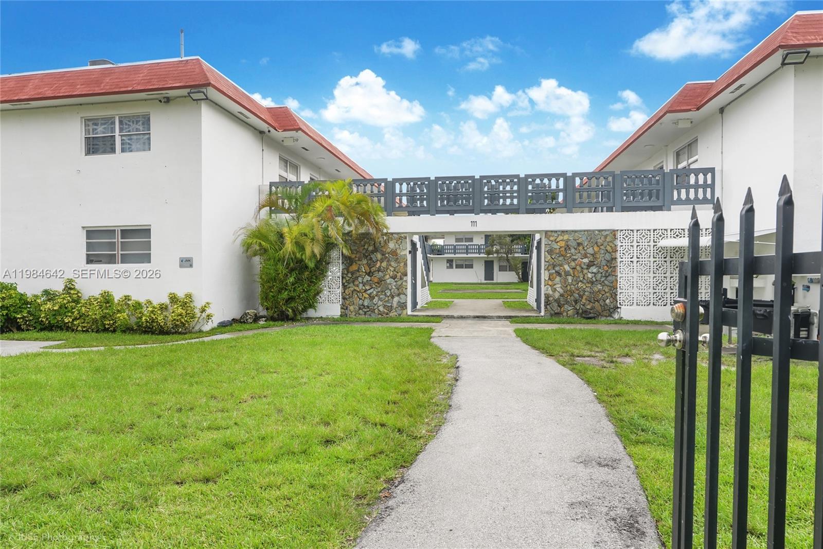 BISCAYNE GARDENS SEC A RE - Residential Lease