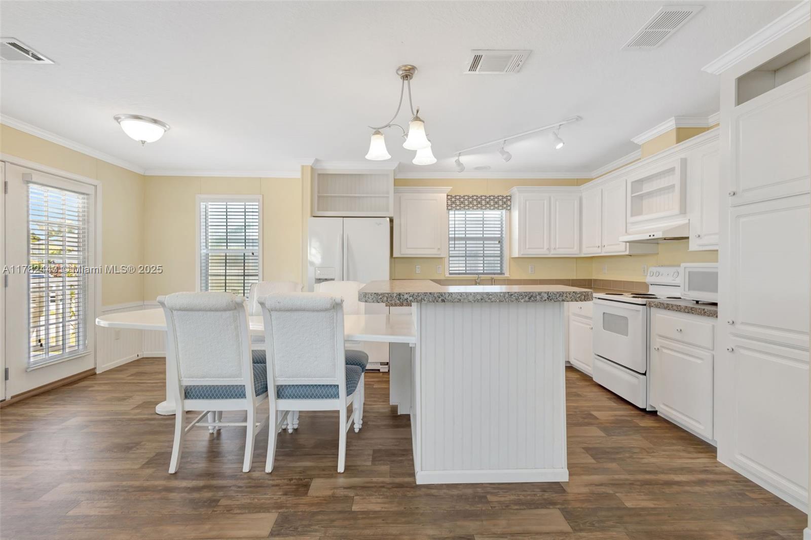 NORTHERN PINES MOBILE HOM - Residential
